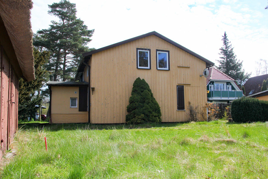Doppelhaushälfte und Bungalow mit großem Garten in bester Lage Prerows